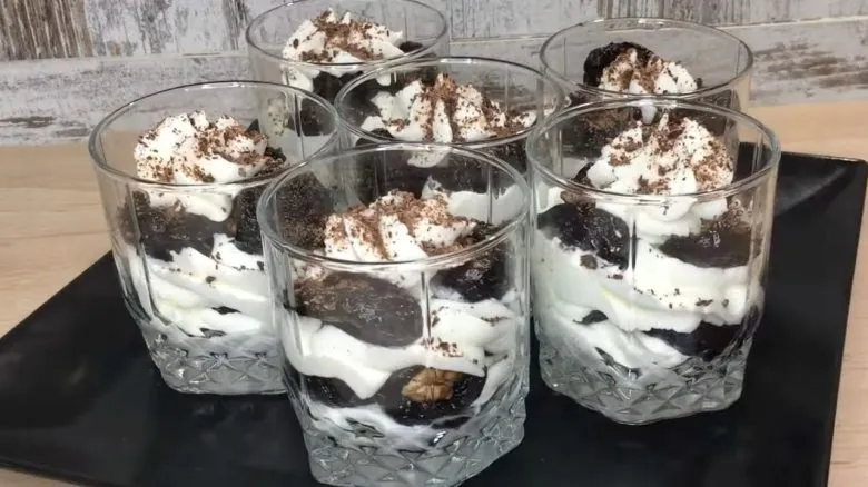 Быстрый десерт с черносливом и орехами: идея для новогоднего стола