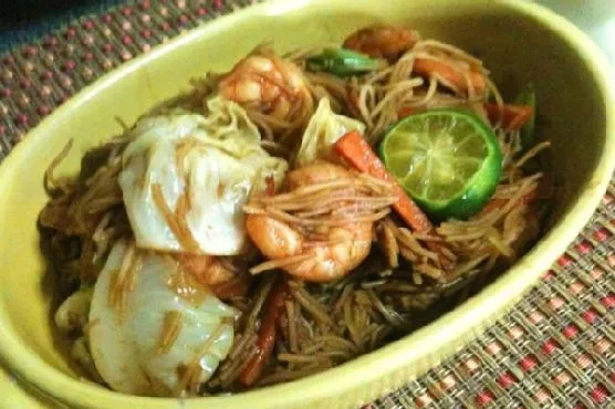 Pancit Bihon: Смачний філіппінський рецепт для вашого столу