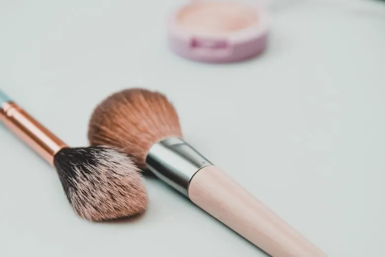 Як зберегти красу взимку: догляд за проблемною шкірою в холодну пору