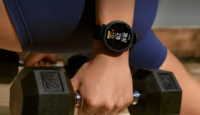 Amazfit Active Max: новые смарт-часы с длительной автономностью и расширенными функциями для спорта
