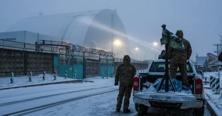 Чернобыльская АЭС осталась без электроснабжения из-за обстрелов России