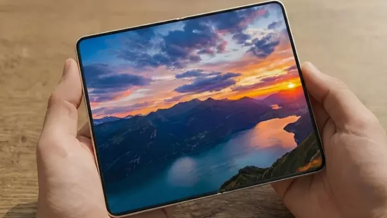 Apple iPhone Fold и Samsung Wide Fold: сравнение складных смартфонов 2026 года