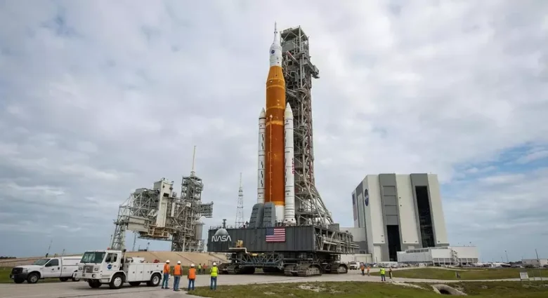 NASA переносить запуск ракети SLS через несправність у системі подачі гелію