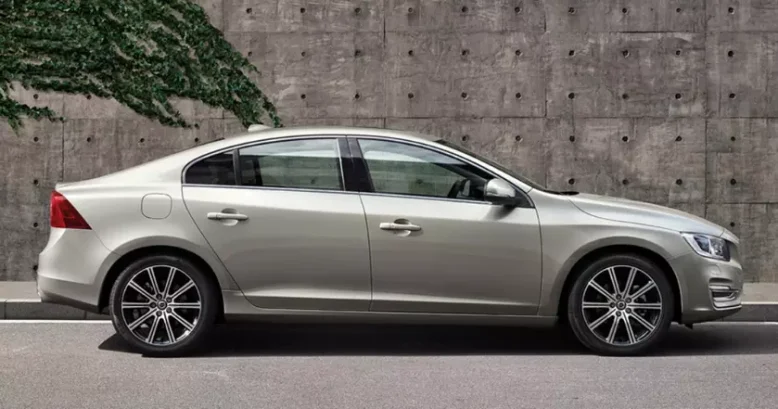 Volvo відкликає понад 2700 седанів S60L 2017 у США через дефект дверних замків