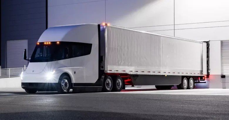 Tesla Semi виходить у серійне виробництво з оновленими характеристиками у 2023 році