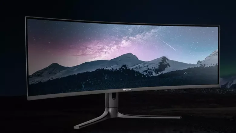 Thermaltake презентувала ультраширокий 49-дюймовий монітор TGM‑V49CDQ з частотою 240 Гц