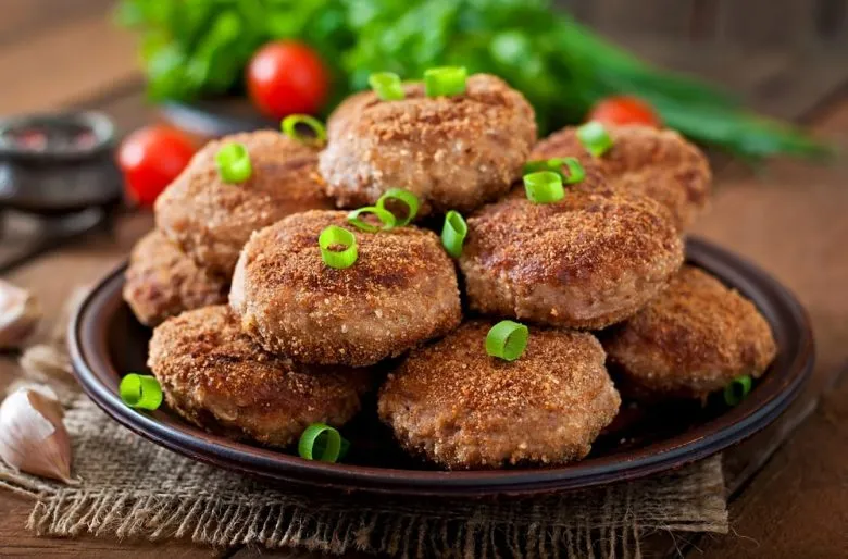 Как приготовить сочные котлеты: секреты и пошаговый рецепт
