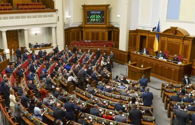 Верховная Рада одобрила отсрочку от мобилизации для контрактников 18–25 лет