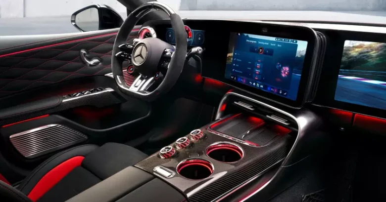 Інтер’єр нового Mercedes-AMG GT 4-Door Coupe: перші офіційні деталі та фото