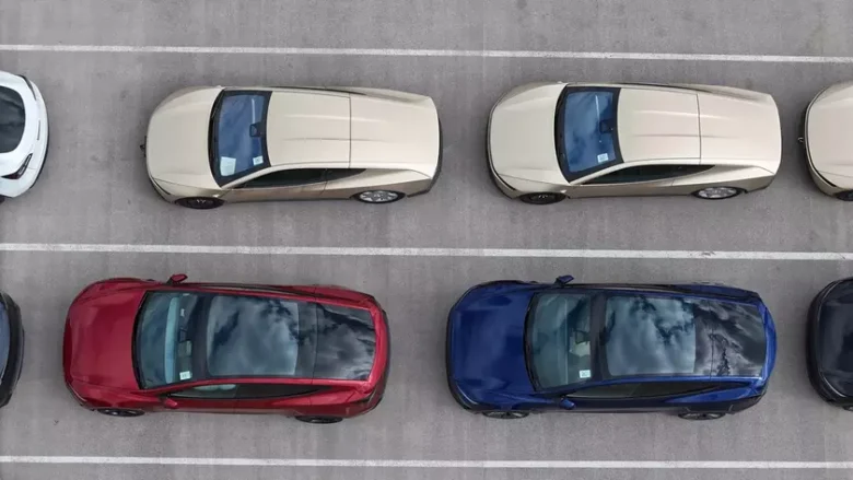 Сравнение Tesla Cybercab и Model Y: размеры, интерьер и цена новых автомобилей