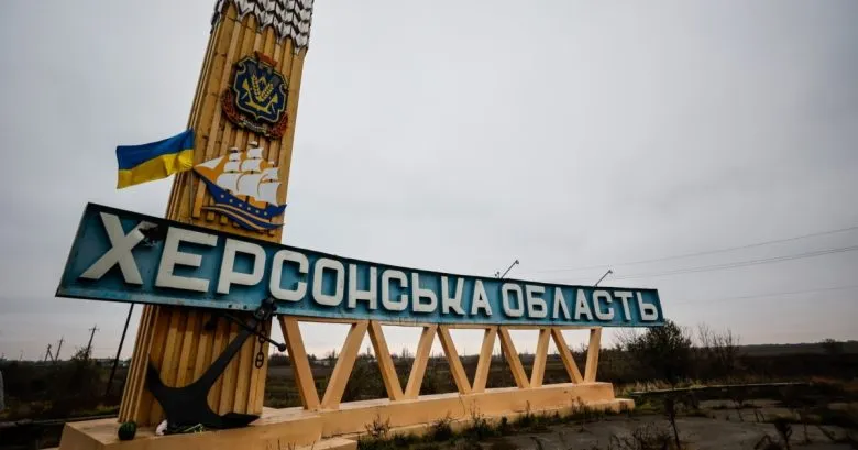 Семь человек ранены в результате атаки российского дрона на маршрутку в Херсоне