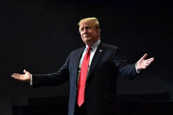 Трамп опублікував фото в образі Ісуса та розкритикував Папу Римського