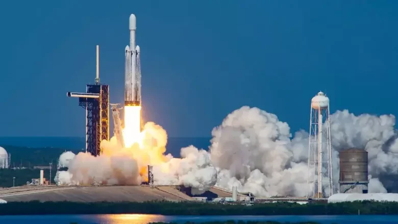 SpaceX запустит Falcon Heavy с спутником ViaSat-3 F3 для Азиатско-Тихоокеанского региона