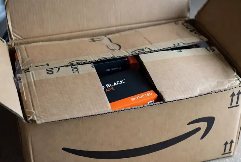 Клієнт отримав десять SSD WD Black SN7100 замість одного при замовленні
