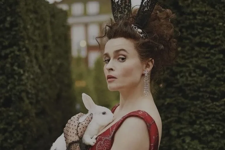 Гелена Бонем Картер неожиданно покинула актерский состав сериала «Белый лотос»