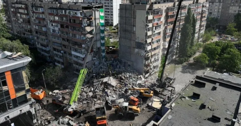 В Киеве в результате российского удара погибли 24 человека, среди них трое детей