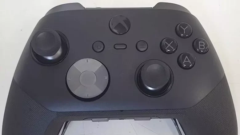 Microsoft розробляє два нові контролери Xbox: для хмарного геймінгу та преміум-гравців