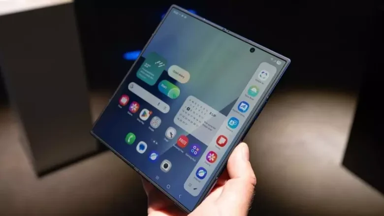 Samsung готує ребрендинг серії складаних смартфонів Galaxy Z Fold у 2026 році