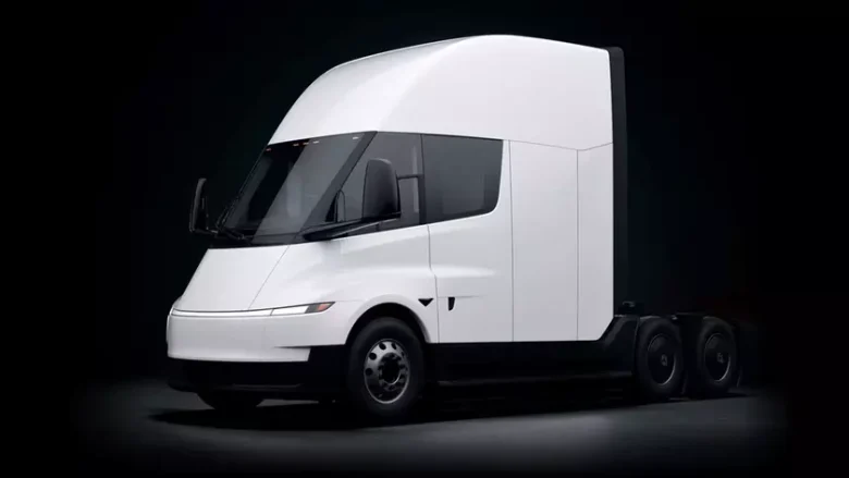 Оприлюднено реальные характеристики и емкость батарей Tesla Semi