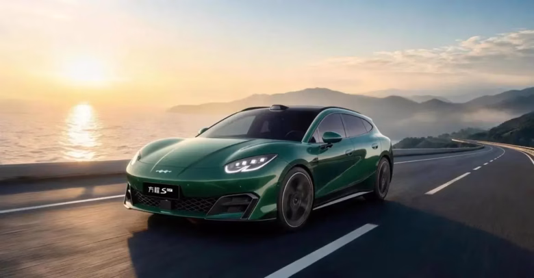 BYD представила зображення спортивного ліфтбека Fangchengbao S GT та нову лінійку моделей