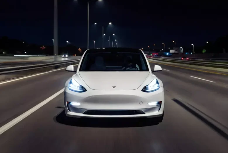 Пробег Tesla FSD Supervised в Европе превысил 20 миллионов километров