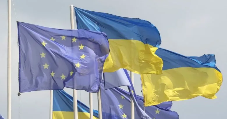 ЄС планує продовжити тимчасовий захист для українців після 2027 року: що відомо про обмеження для чоловіків